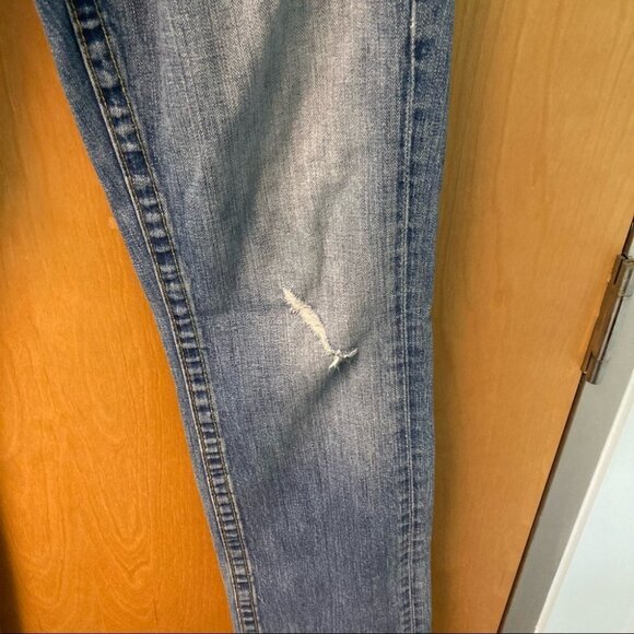 TRUE RELIGION Sz 30 X 34 Ricky  Light Medium Wash Distressed Jeans - Picture 3 of 14